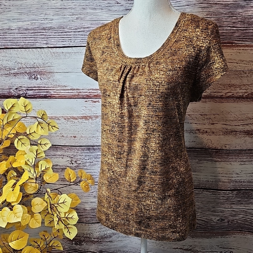 NEW CHICO'S SNAKE PRINT SHORT SLEEVE PULLOVER TOP